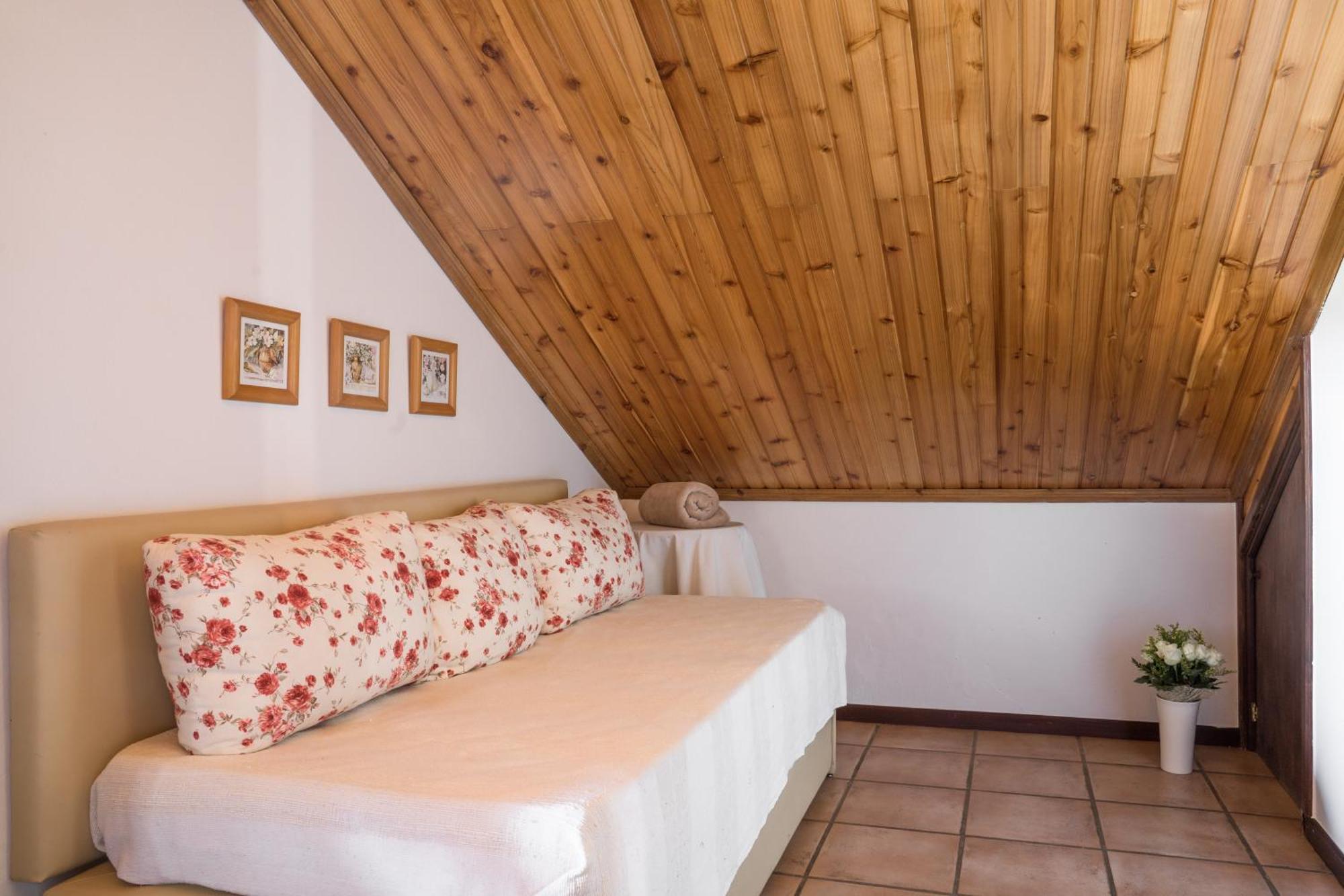 Casas De Campo Do Pomar B&B - Self Check-In Santana  Rom bilde